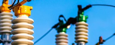 photo gros plan de cables electriques